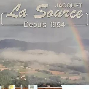 La Source Jacquet Depuis 1954 Et Studio Saint-Jean-de-Chevelu